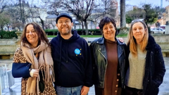 De izquierda a derecha, Mar�a Ron, directora del IES; los padres de Sergio Villar, V�ctor y Loli, y Sof�a Acevedo, vicedirectora del IES ribadense