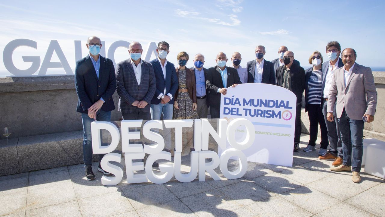 Así conmemoró la Diputación de Pontevedra el Día Internacional del Turismo.El vicepresidente primero, Alfonso Rueda, durante la conmemoración del Día Mundial del Turismo en Fisterra.
