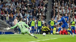 Nacho Vidal ante�Courtois, en una de las grandes oportunidades del Real Oviedo ante el Real Madrid