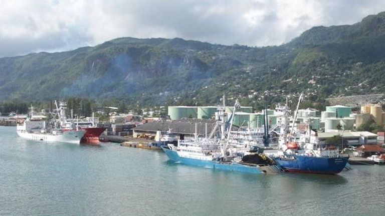 Los atuneros que operen en Seychelles deberán enrolar al menos a dos nacionales de ese país