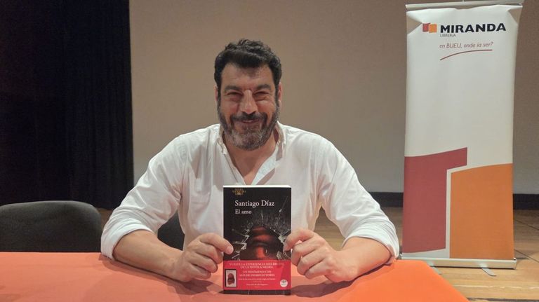 Santiago Díaz: «En ‘El amo’ los lectores van a saber quien es el asesino desde el principio»