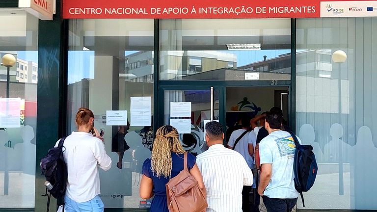 Un bloqueo burocrático deja en un vacío legal a gallegos que viven en Portugal