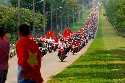 Manifestacin motorizada contra China en Bien Hoa.