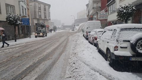 Nieve en el casco urbano de Becerre