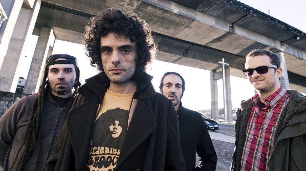 Holywater act�a en el Club Clavic�mbalo