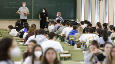 Examen de selectividad en la escuela politécnica de Esteiro, en Ferrol