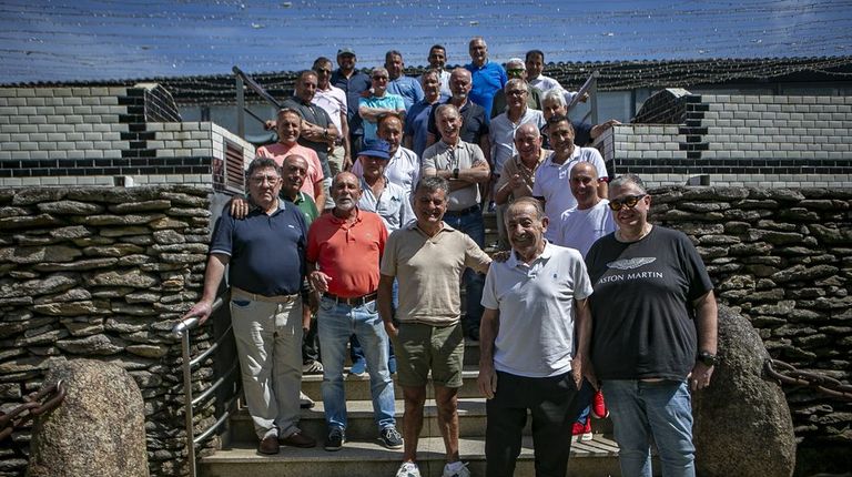 Adiós laboral tras 40 años de lucha para mantener a flote la carpintería de ribeira
