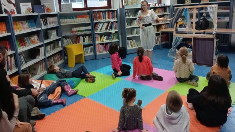 A Biblioteca Municipal de Marín conmemorou este venres o Día de Rosalía de Castro