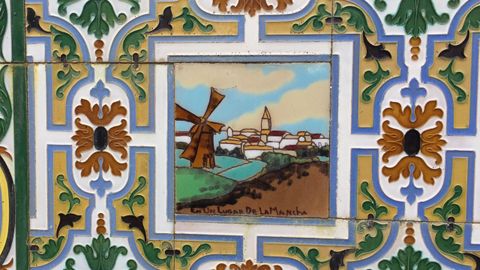 Los azulejos del Quijote en una casa de Ponte Caldelas