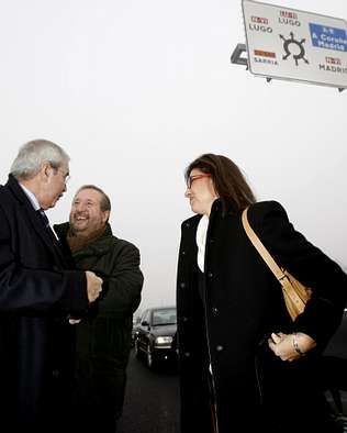 Las autoridades se dieron cita en la rotonda de Nadela