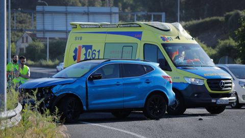 Trasladan al Modelo a una joven de 22 años herida leve en un accidente en  la tercera ronda, en A Coruña