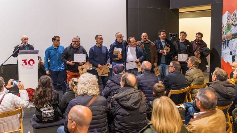 La asociación A Pantalla conmemora sus tres décadas de historia distinguiendo a sus socios de honor
