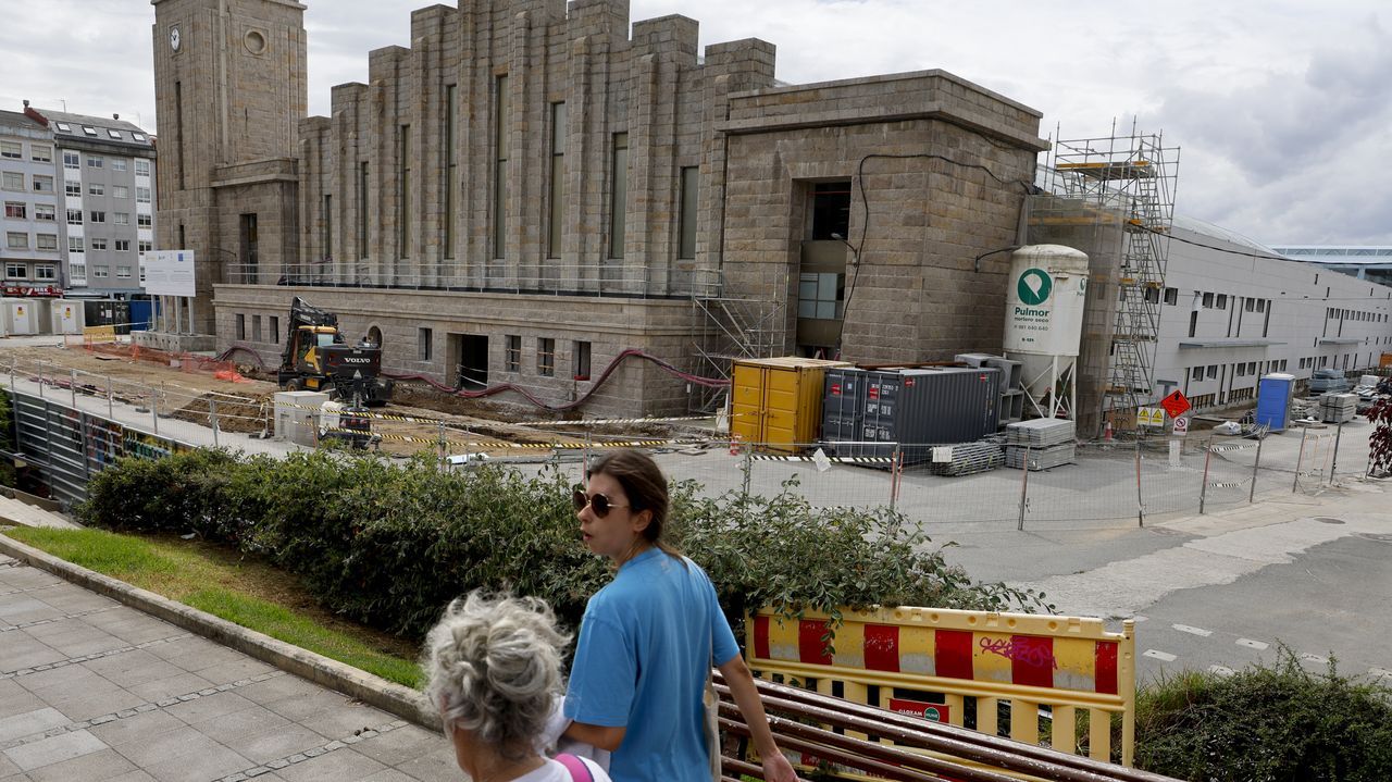 El edificio objeto de cr&iacute;ticas se construye en la fachada lateral de la futura estaci&oacute;n intermodal que da hacia la avenida da Sardi&ntilde;eira.