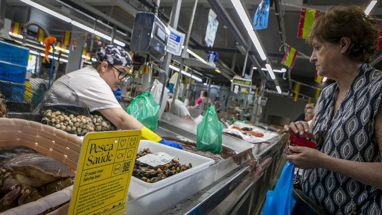 Pescados y mariscos con recompensa en los mercados de Ribeira, Noia, Muros y O Son