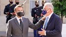 Macron con Morrison durante la visita del primer ministro australiano al Elíseo, el pasado 15 de junio