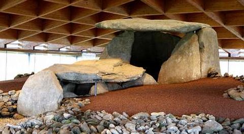 El dolmen de Dombate prácticamente ha recuperado el aspecto que tenía cuando se utilizaba como cámara mortuoria.