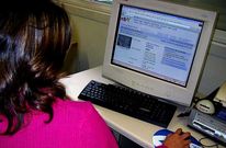 El Gobierno quiere aumentar la participacin femenina en las tecnologas de la informacin. CSAR QUIAN