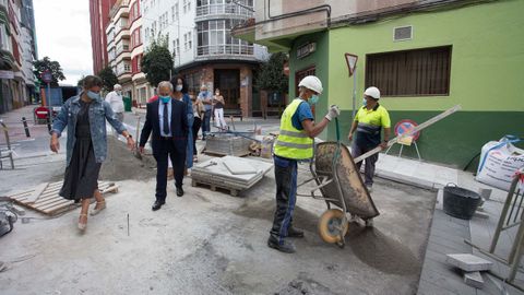 Visita de la alcaldesa de Lugo y del presidente de la Diputacin a las obras de peatonalizacin en Recatelo