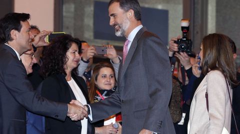 El consejero de Economía y Turismo del Principado, Francisco Blanco, saluda a los Reyes durante la inauguración de Fitur.El consejero de Economía y Turismo del Principado, Francisco Blanco, saluda a los Reyes durante la inauguración de Fitur