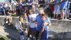 El Corme homenaje a Lucas Vicente con la Copa da Costa juvenil