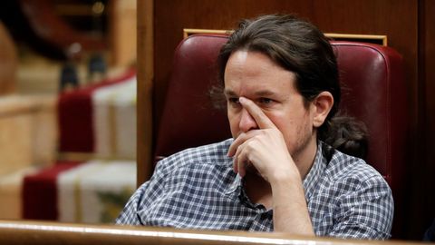 Pablo Iglesias, secretario general de Podemos, durante la intervencin de Pedro Snchez.