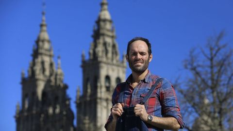Nominado al Goya al mejor actor de reparto, Anido posa en Santiago con la catedral al fondo.
