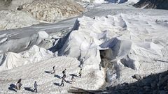  El glaciar del Rdano cubierto con mantas especiales para evitar que se derrita.