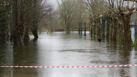 Inundaciones en la provincia de Ourense.La crecida del río Outeiro inundó Francelos (en Ribadavia)
