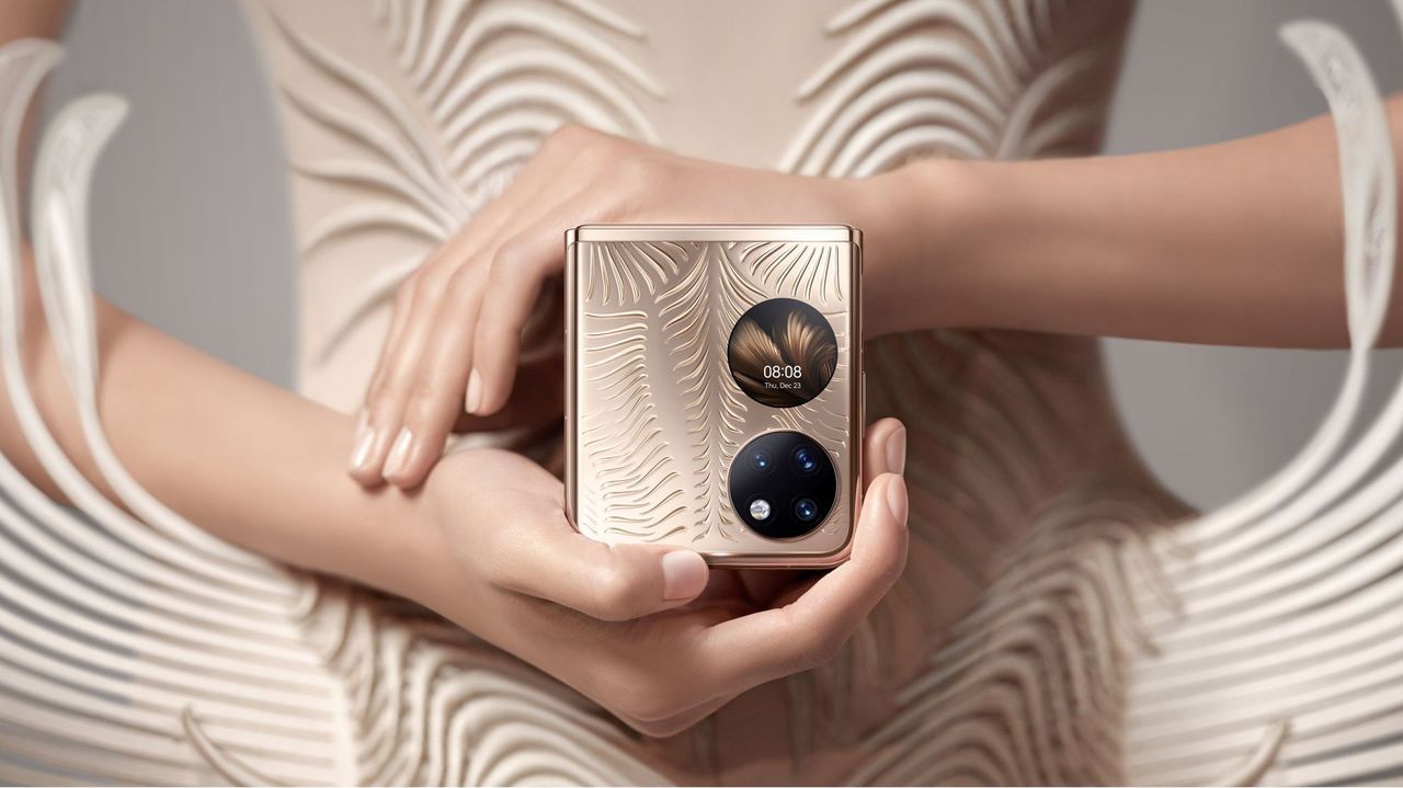 Estado de uno de los cachorros abandonados.Uno de los trenes de prueba en la rada gaditana de la nueva l�nea de Mar�n a Algeciras 