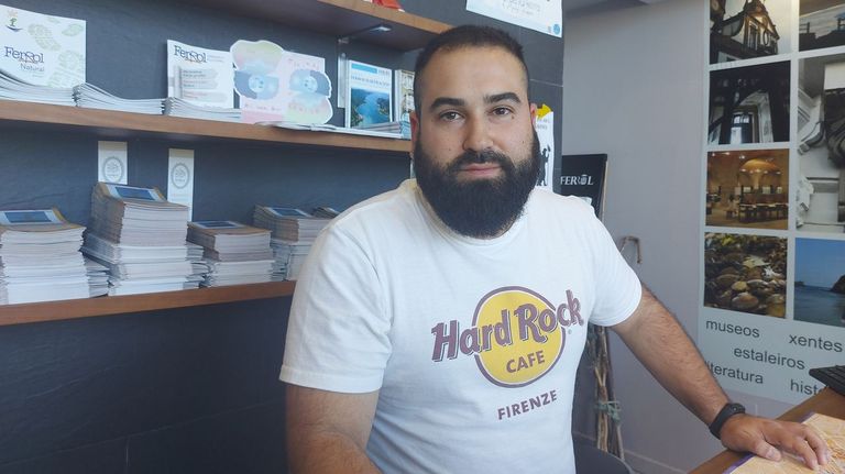 Frnando Carballal en la Oficina de Turismo y de Atención al Peregrino