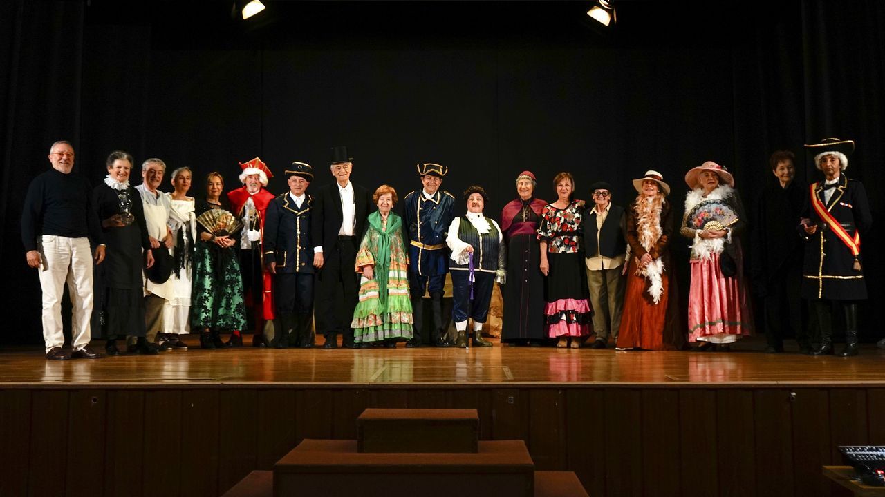 El grupo de teatro coruñés de 40 años, más de 50 premios y actores de más de 60