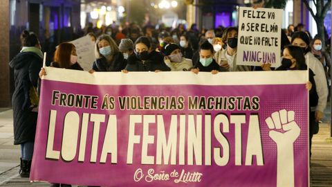 Pancarta principal, preparada por la asociacin feminista O Soo de Lilith, en Vilagarca.