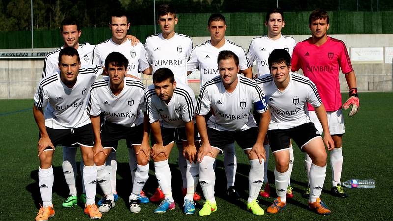 Imagen de la farmacia de la ronda de Outeiro, en A Coru�a, que fue registrada y precintada por la Guardia Civil. 