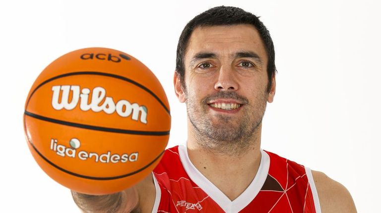 Pierre Oriola, jugador del Bàsquet Manresa: «Me he redimido, he vuelto a los inicios que me llevaron donde he llegado»