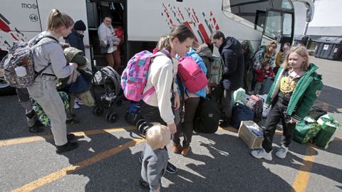 Refugiados ucranianos llegando al colegio San Narciso de Marín
