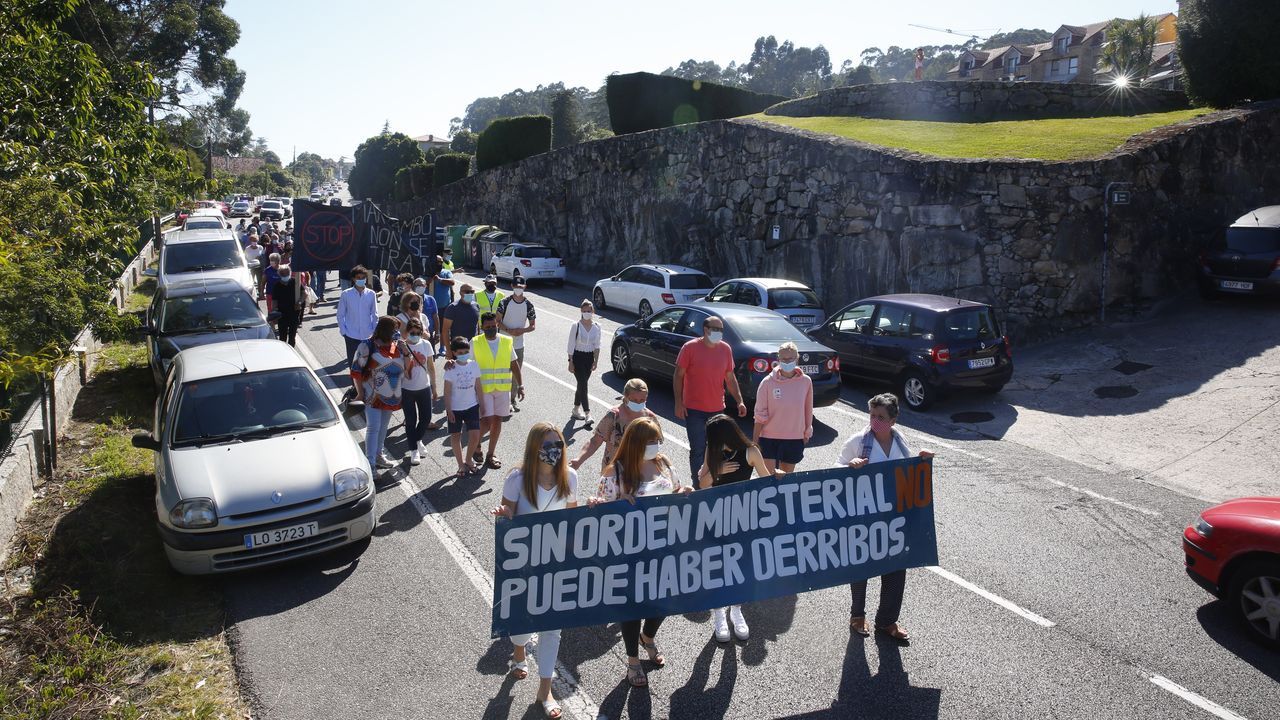 Movilizaci�n este s�bado contra el derribo de los ocho chal�s de Poio