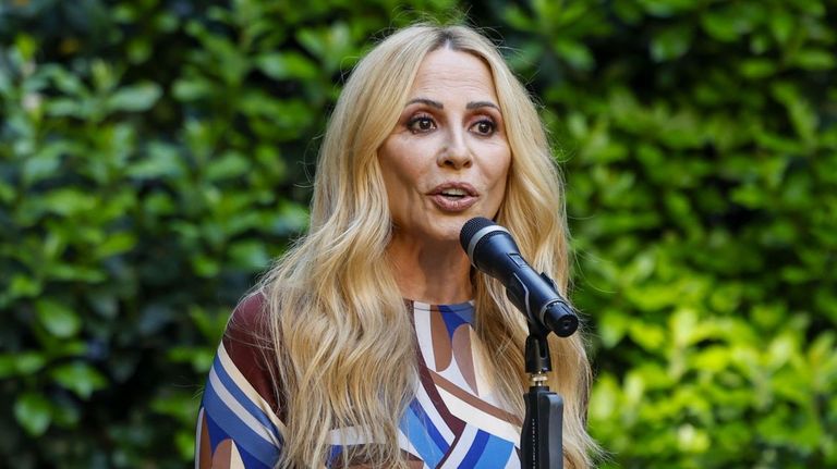 Marta Sánchez: «La muerte de mi hermana Paz fue un golpe muy duro del que todavía no me he recuperado»