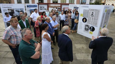 Representantes institucionales y de entidades sociales de Monforte y del resto del sur de Lugo participaron en la inauguración de la exposición