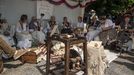 Participantes en una de las ltimas ediciones del certamen Outrora, que recrea todos los veranos en Rubin una feria como las que se celebraban hasta mediados del siglo XX