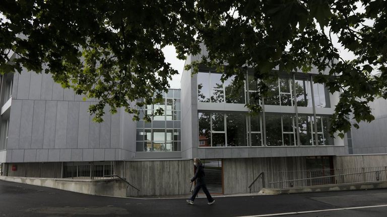 Un brote de sarna en la residencia Emera de Oleiros afecta a doce personas