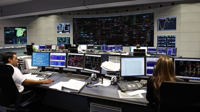 La CNMC concede una tercera prórroga a Red Eléctrica para operar con el modo «antiapagones»