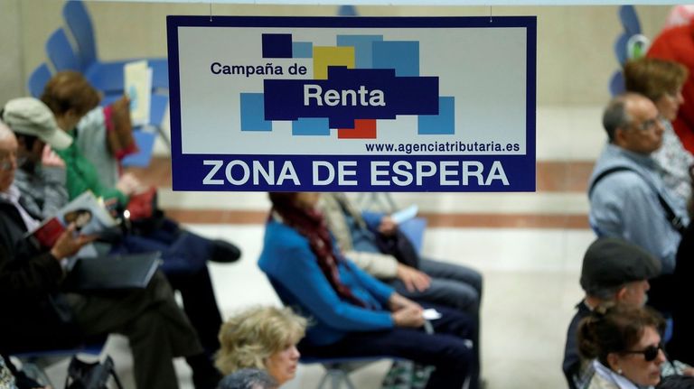 Cataluña grava con hasta 360 euros más que Galicia las rentas medias en el IRPF