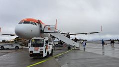 Salida de un avión de EasyJet desde Santiago hacia Ginebra