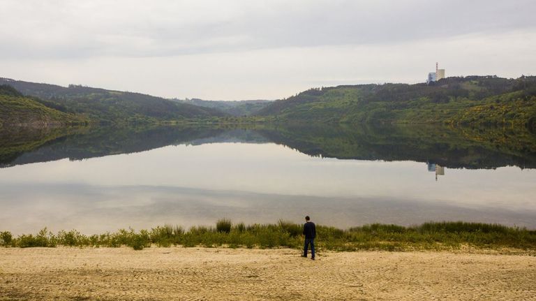 El plan para producir energía con el lago de As Encrobas sería