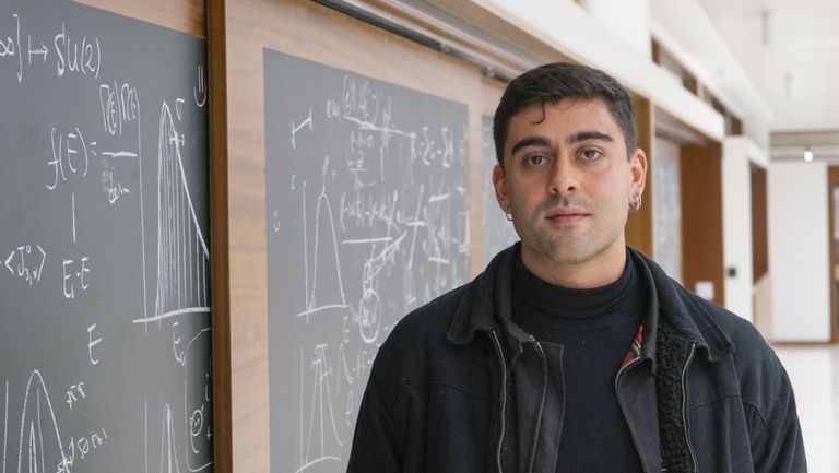 Andrés Rivas Rodís desarrollará una residencia que combina arte y física cuántica