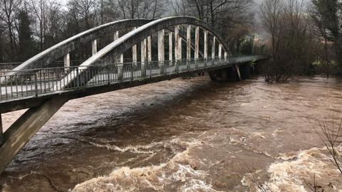 Imagen de la crecida del r�o Narcea