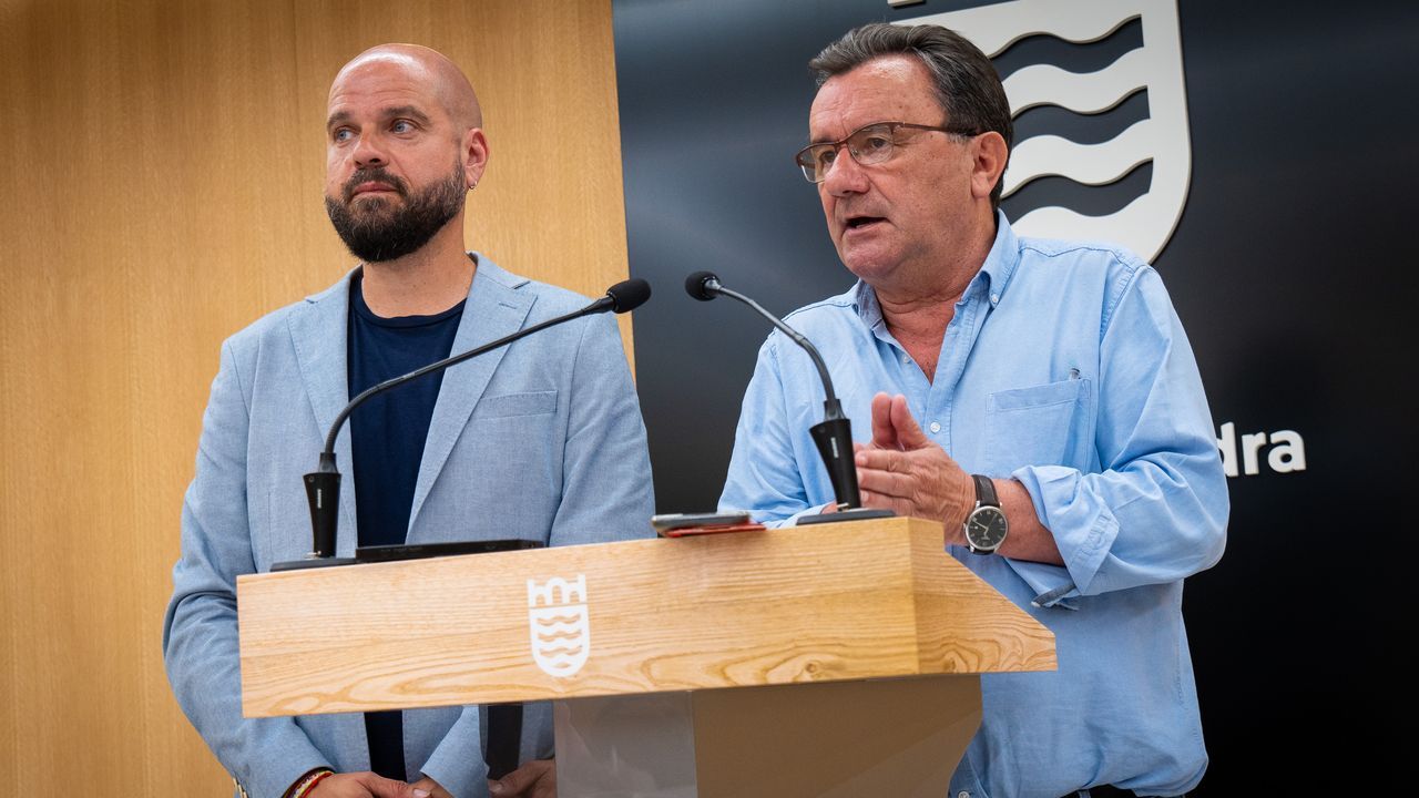 Iv&aacute;n Puentes y Gonz&aacute;lez Carballo dieron cuenta este lunes del acuerdo entre BNG y PSOE para aprobar una nueva modificaci&oacute;n de cr&eacute;dito