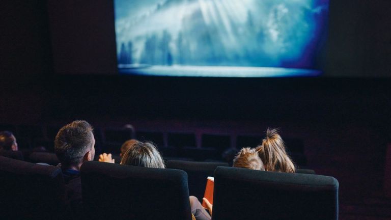 El cine español factura 59 millones de euros en los primeros seis meses del año, casi 30 millones más que en el 2025