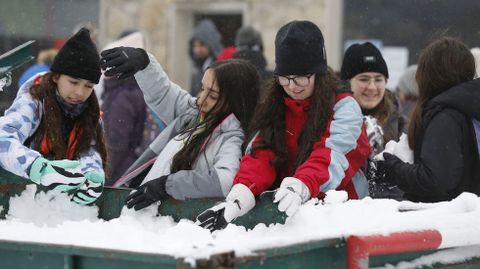 Menores disfrutaron de la nieve en Manzaneda.