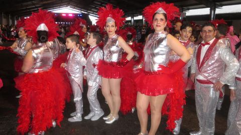 Desfile de comparsas de carnaval en Chantada